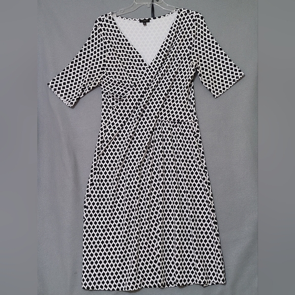 TALBOTS Black and White Short Sleeve Patterned Faux-Wrap Dress - Size:  Medium - Picture 1 of 12